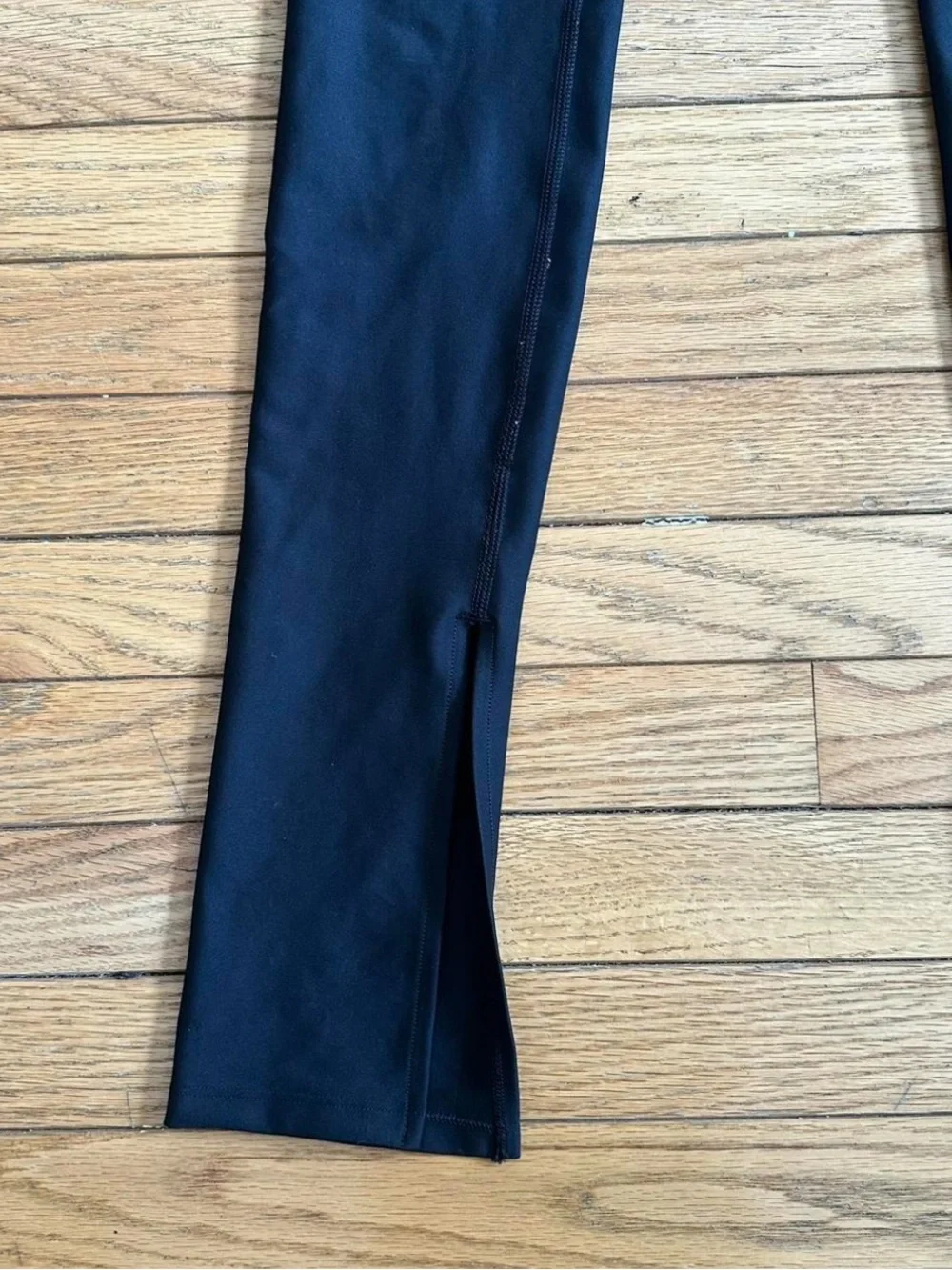 ALO Yoga sleek black